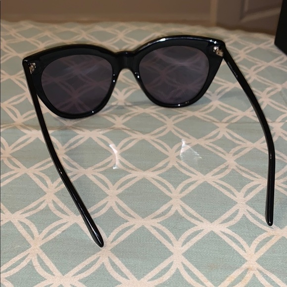 Sunglasses - Picture 4 of 6